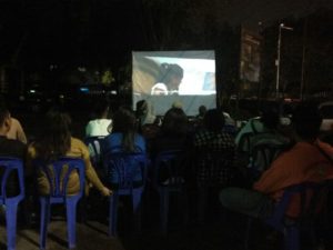 Sesi nonton film bersama saat acara hari film di Taman Budaya Kota Medan (fitra)